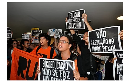 Conservadorismo no Congresso quer acabar com direitos de crianças e adolescentes