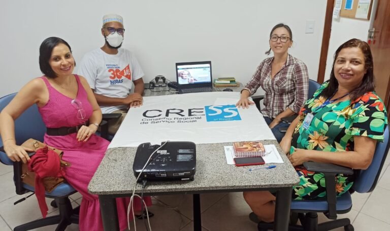 Comissão de Assistência Social CRESS-BA se reúne para análise dos dados da pesquisa sobre condições éticas e técnicas de trabalho.