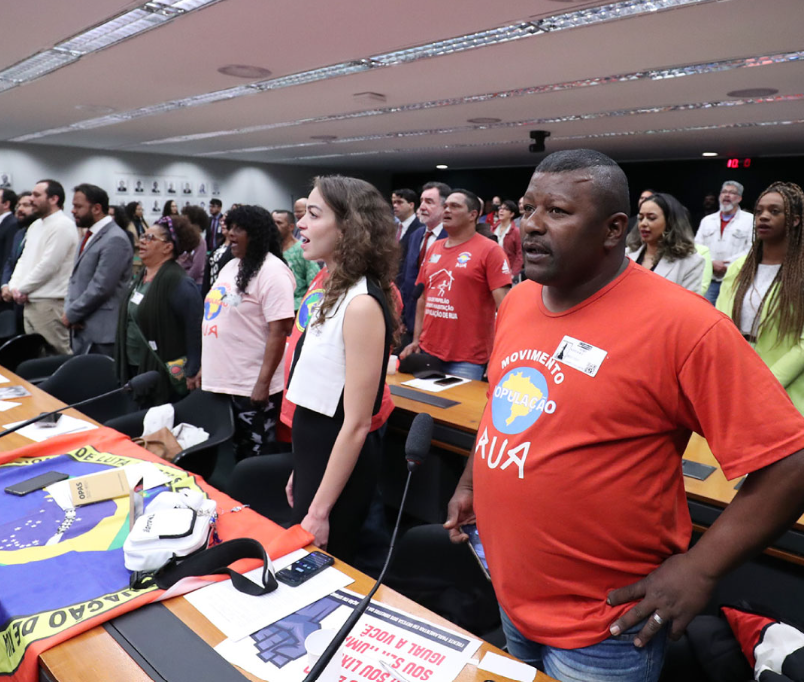 CFESS participa do lançamento da Frente Parlamentar em Defesa da População em Situação de Rua